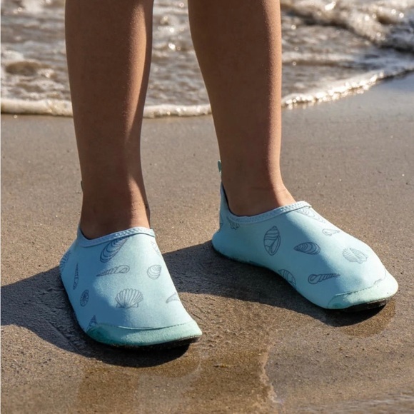 Coco Village Neoprene Kids Water Shoes - Laguna Pattern - Size 34/35, Unisex NWT - Picture 2 of 9